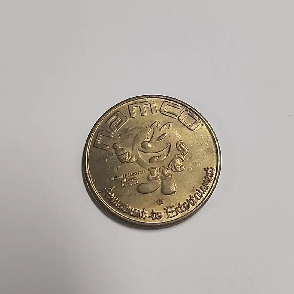 2000 NAMCO PAC MAN Arcade Amusement 7/8” Brass Used Token